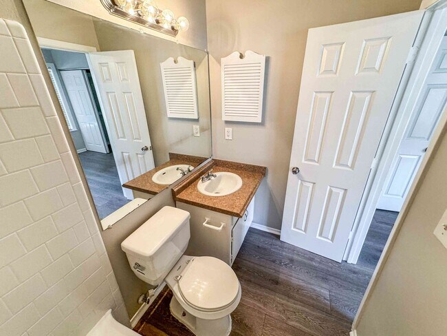 Building Photo - 2BR Townhome near KSU - No Carpet!