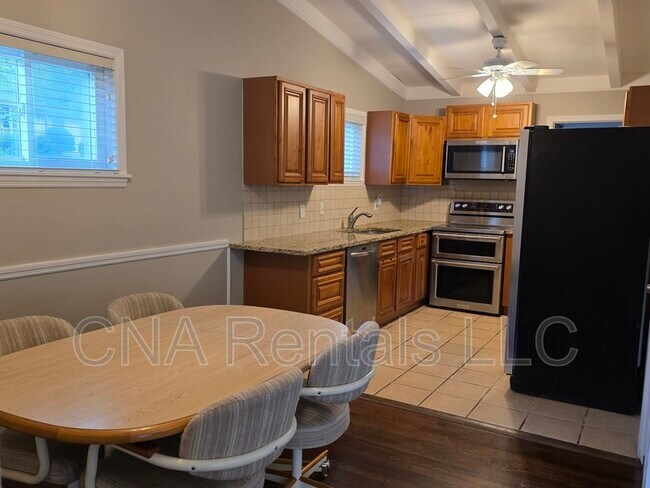 Building Photo - 3659 Ashwood Dr SE