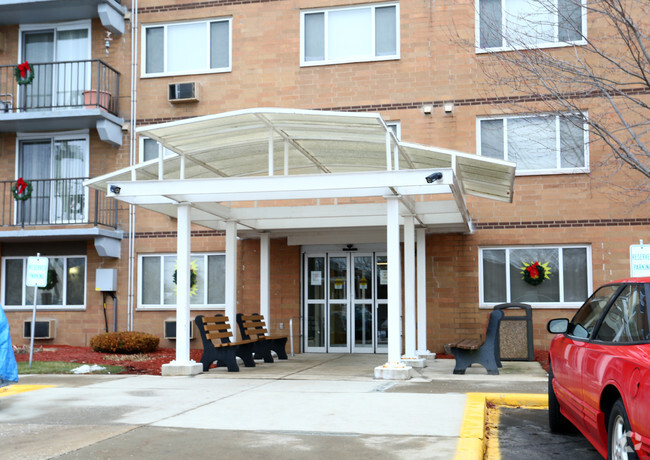 Main Entrance - Waterstone Place Apartments