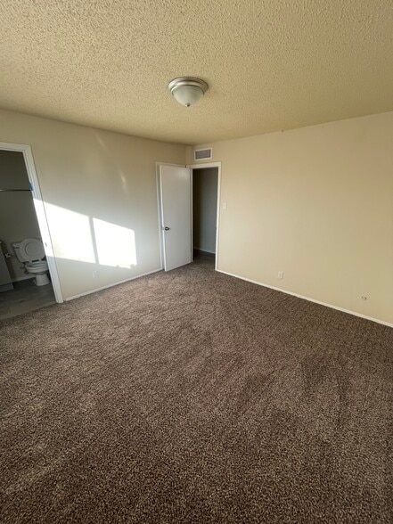 Building Photo - 4740 Tumbleweed Ave