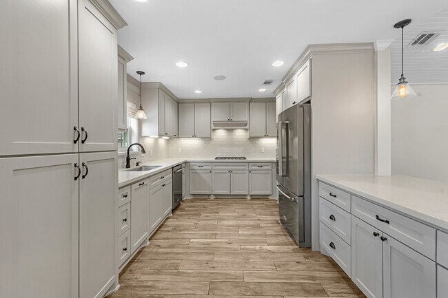 Building Photo - 10211 Candlewood Dr