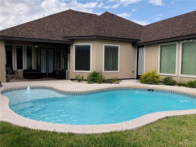 Building Photo - 25 Cornell Ave