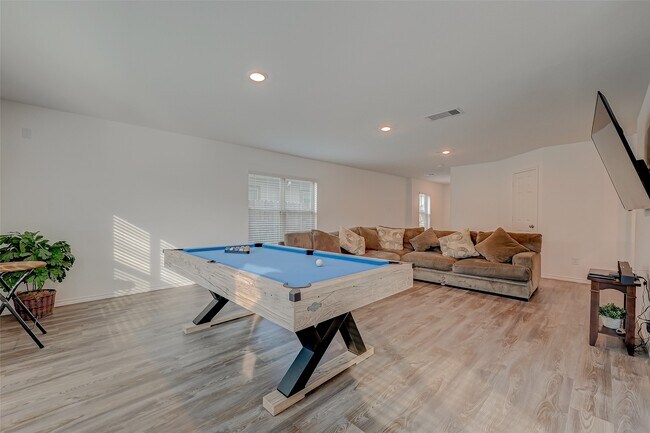 Building Photo - 1234 Blue Hazel Ct