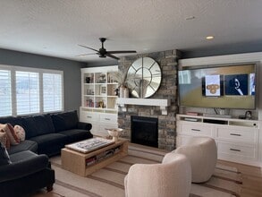 Building Photo - 1023 Salute Ln