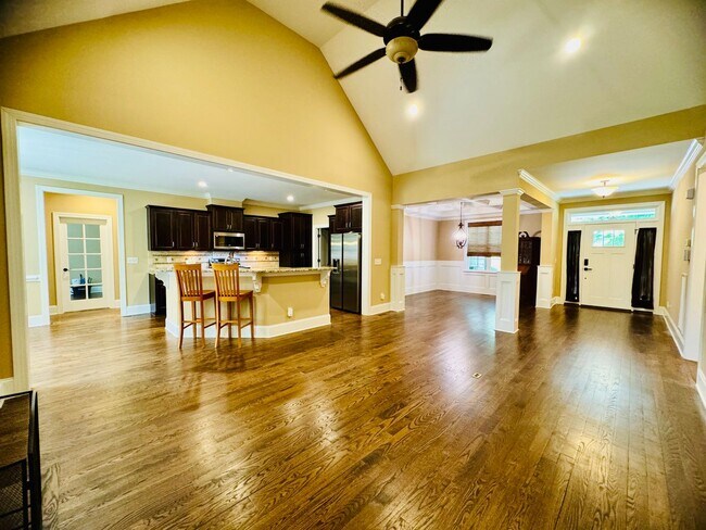 Building Photo - 3658 Pleasants Ridge Dr