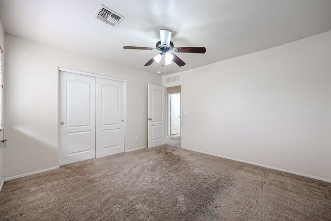 Building Photo - Beautiful 7 bedroom