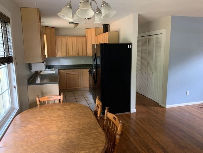 Building Photo - 3 Bedroom, PET FRIENDLY House in Fieldbrook