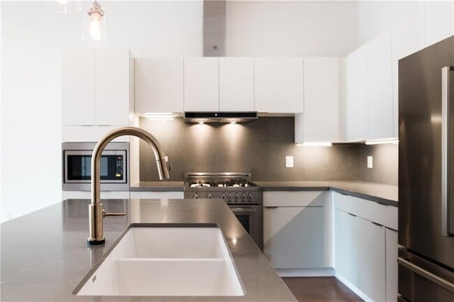 Building Photo - 207 W Johanna St