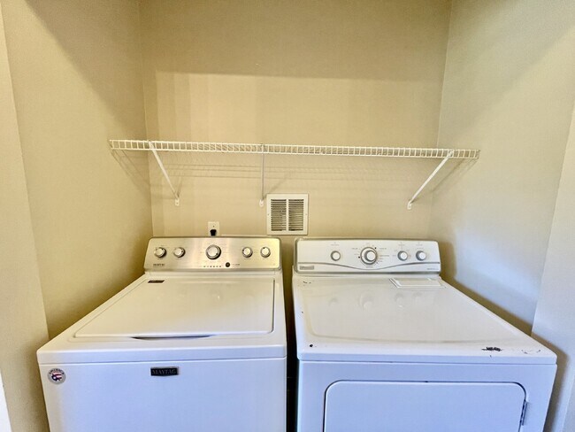 Building Photo - 4 Bed, 2 Bath Nest In Cottonade Close To Base