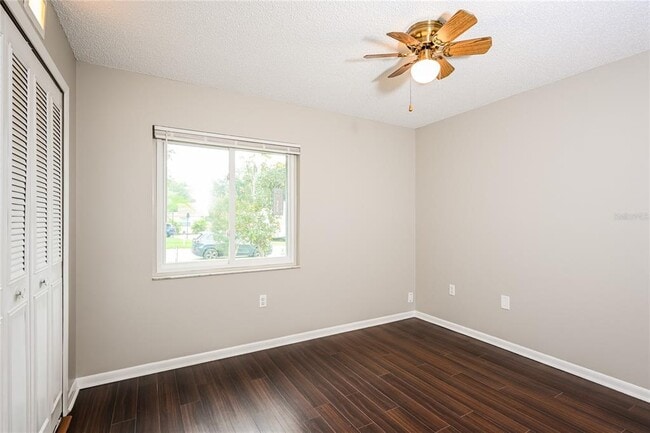 Building Photo - 809 Largo Ct