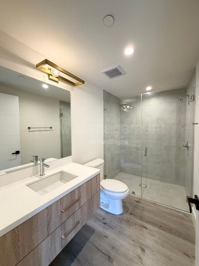 Building Photo - 5923 Laurel Canyon Blvd