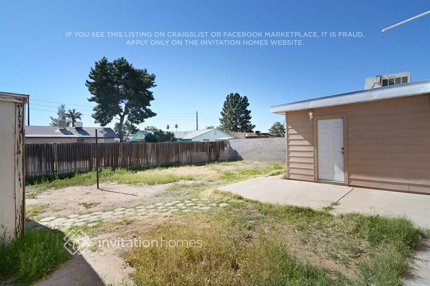 Building Photo - 7727 W Reade Ave