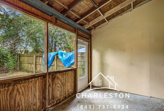 Building Photo - 2318 Applebee Way