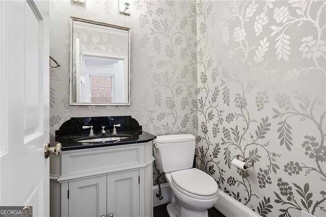 Building Photo - 460 Ivy Park Ln NE