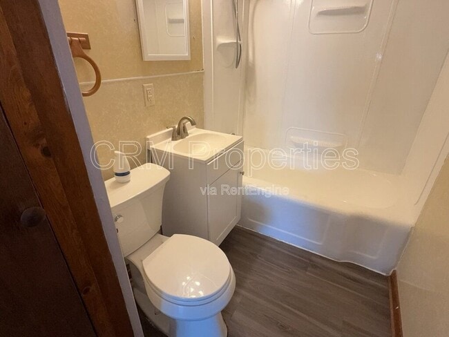 Building Photo - 1007 E North St