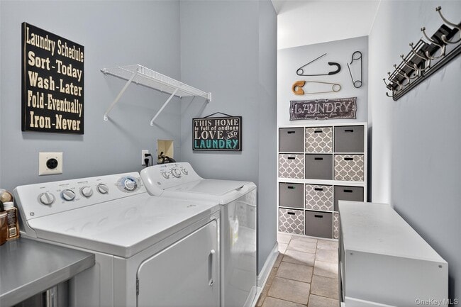 Building Photo - 11 Dorian Way