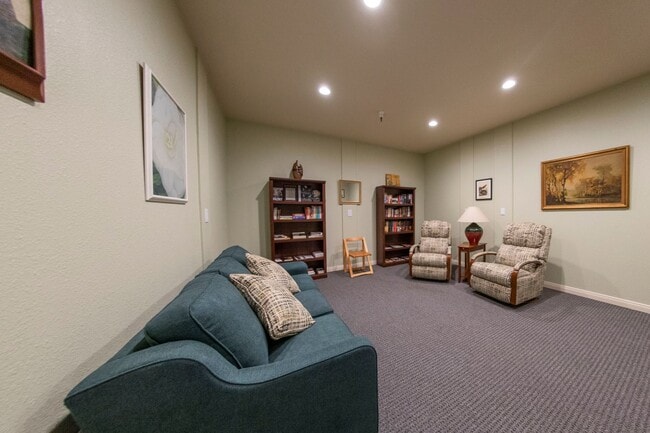 Building Photo - 1BR/1BA North Park Condo - 55+ Community, ...
