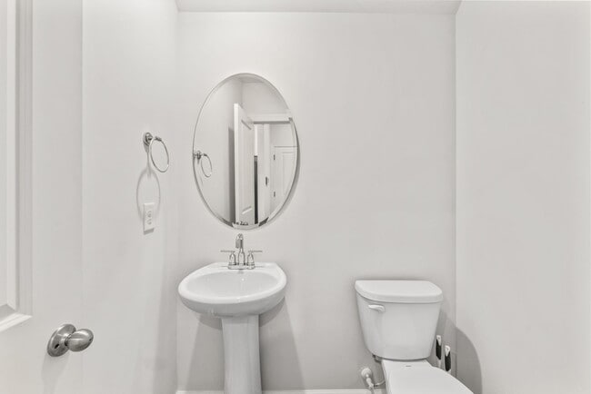 Building Photo - (Coming Soon) Beautiful 4 bedroom home in Belmont!