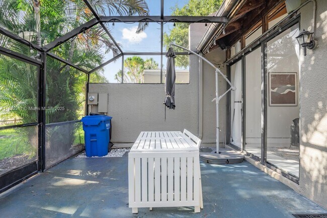 Building Photo - 1281 W Fairway Rd