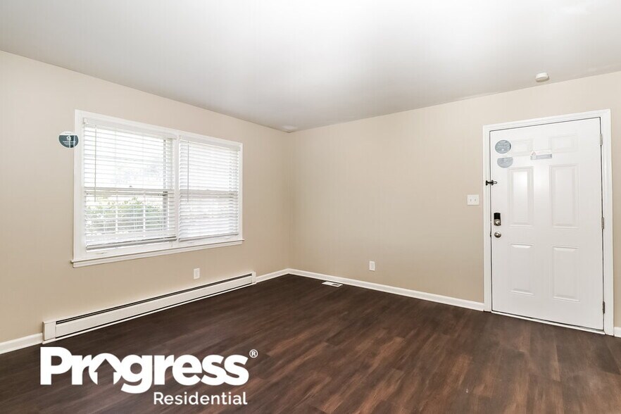 Building Photo - 135 Short Hills Dr