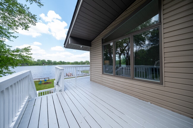 Building Photo - 8564 Lincoln St