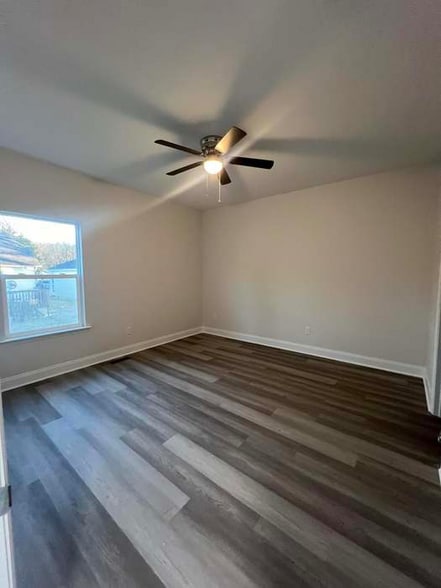 Building Photo - 2605 Roanoke Ave