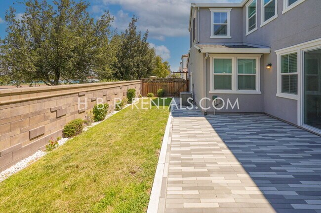 Building Photo - Modern 4-Bedroom Retreat in Mountain House...