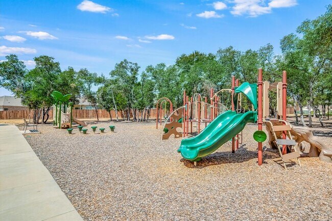 Building Photo - 2133 Rushing Ranch Path