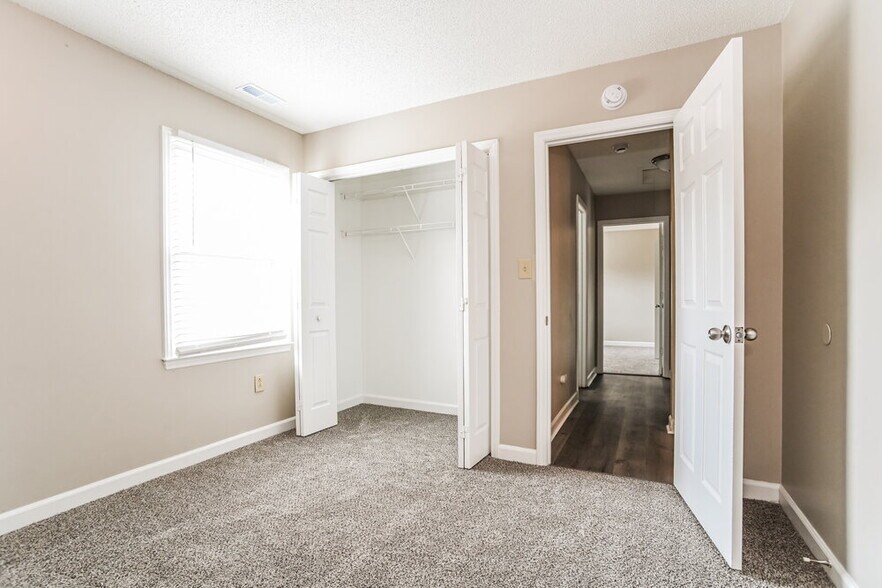 Building Photo - 9313 Fairmead Dr