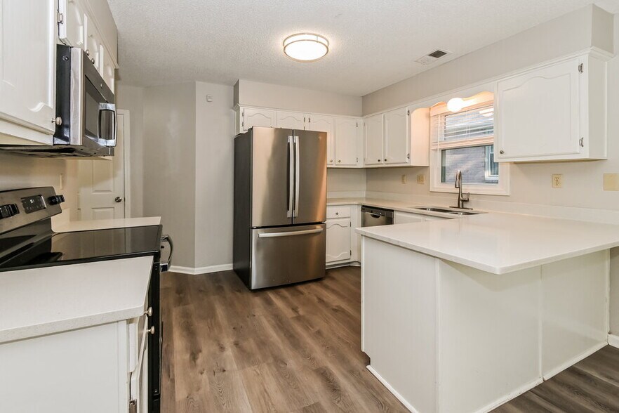 Building Photo - 7653 Dexter Run Cir