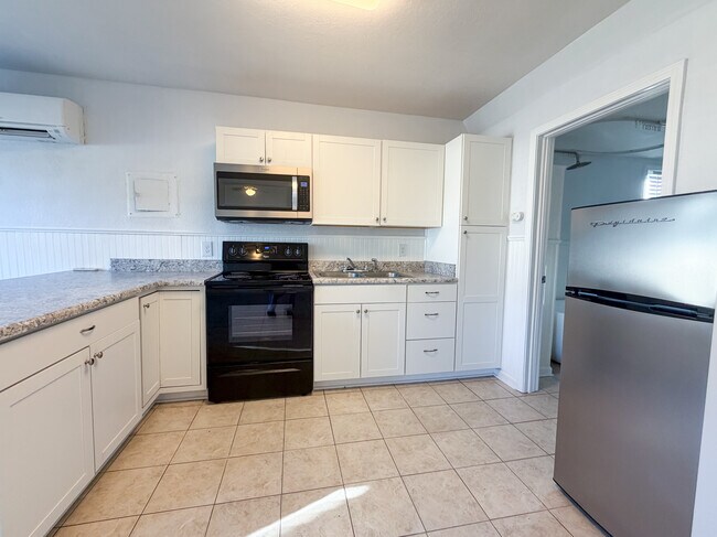 Building Photo - Palomar Dr