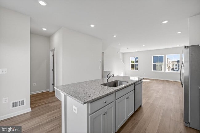 Building Photo - 103 Brashear Ct