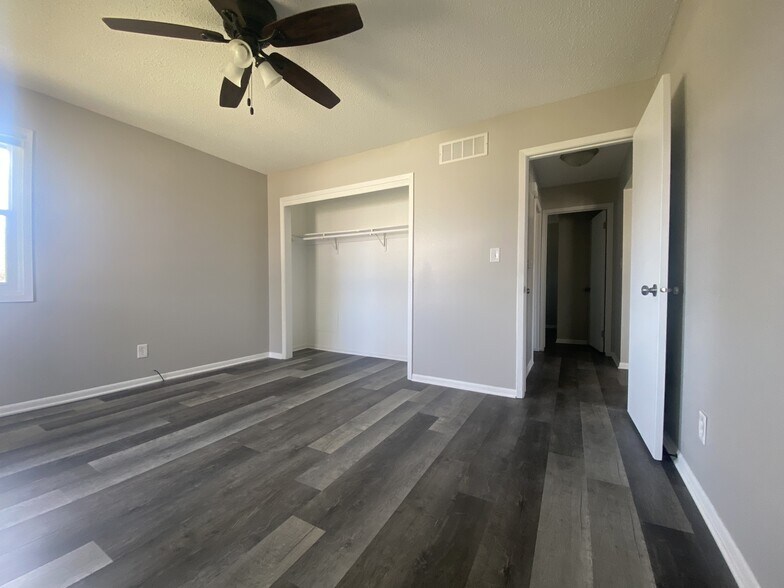 Building Photo - 209 S 1st St