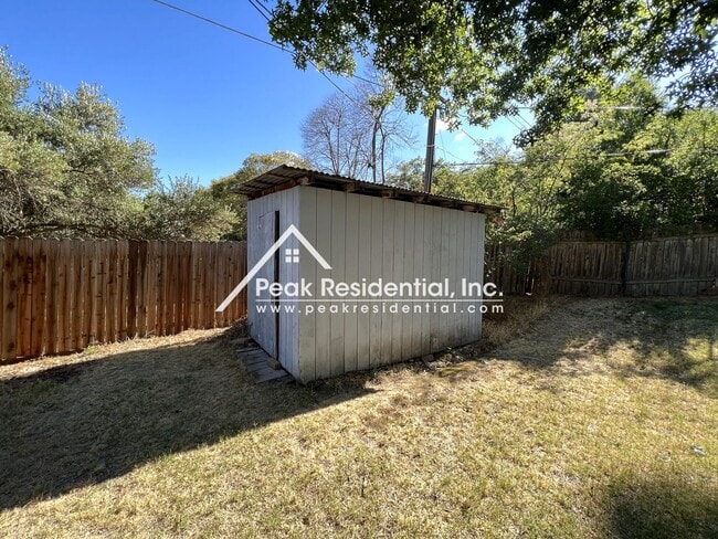 Building Photo - Wonderful 3bd/2ba Orangevale Home with Spa...