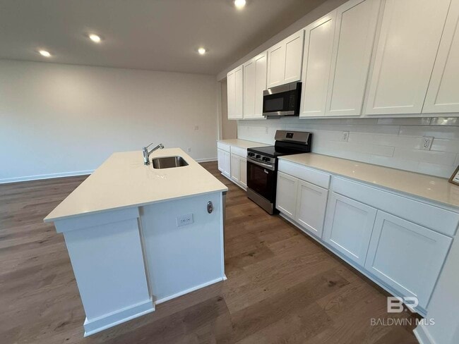 Building Photo - 19293 Maple Crest Loop