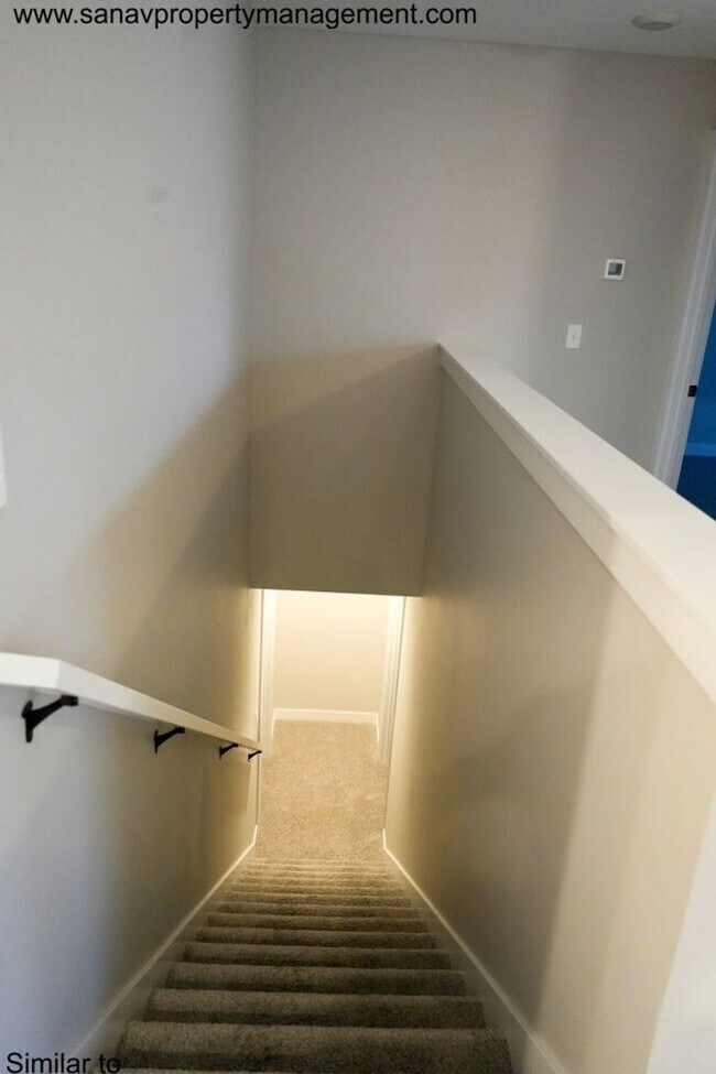 Building Photo - Beautiful 3 Bed Ranch Home w/ fully finished basement in Prime Norwalk Location