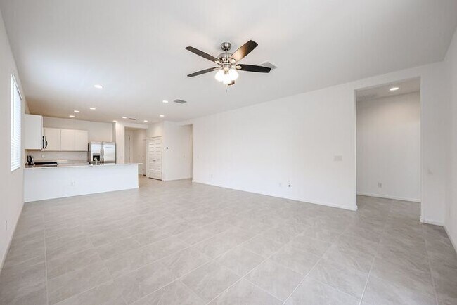 Building Photo - Alamar Subdivision 5 Bedroom Home For RENT!