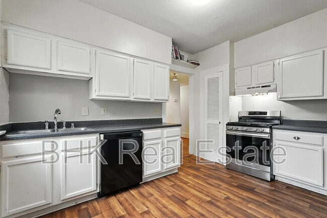 Building Photo - 4920 Victor St