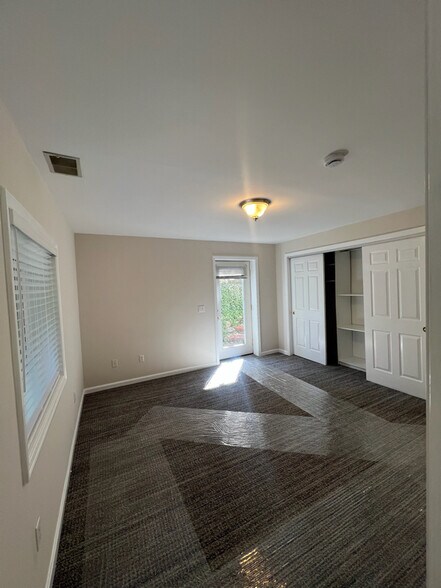 Building Photo - 2326 Upland Pl