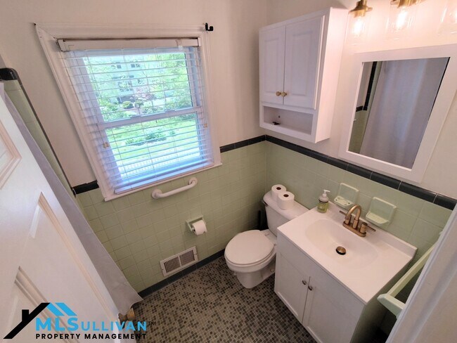 Building Photo - 101 W Roosevelt St