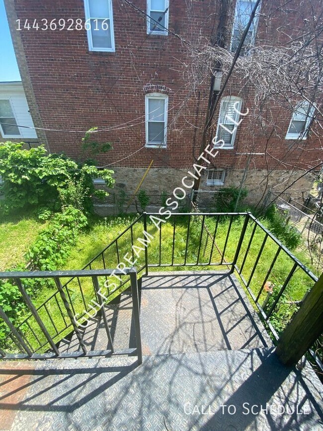 Building Photo - 1521 N Ellamont St