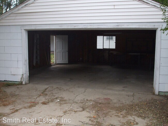 Building Photo - 4 br, 2 bath House - 925 Fulton St