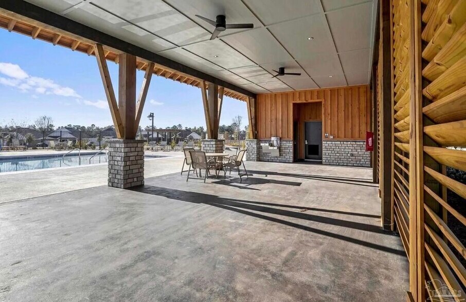 Building Photo - 5832 Sargassum Ln