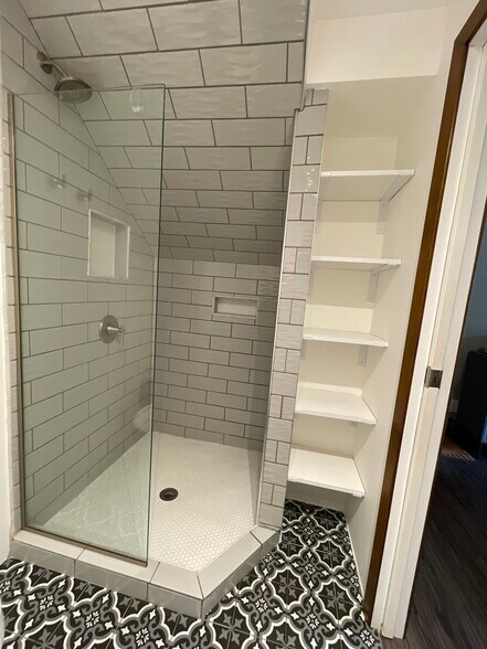 Private Bath - 5665 Wood Duck Cir