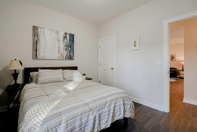 Building Photo - Furnished Rental