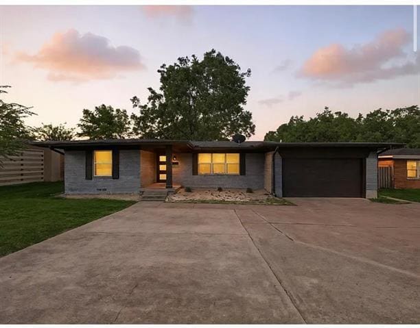 Building Photo - 3076 Walnut Hill Ln