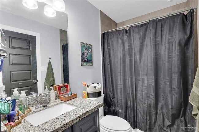 Building Photo - 12 W Chavez St