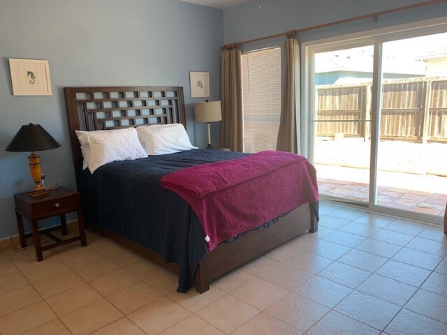 Building Photo - 15434 Escapade St