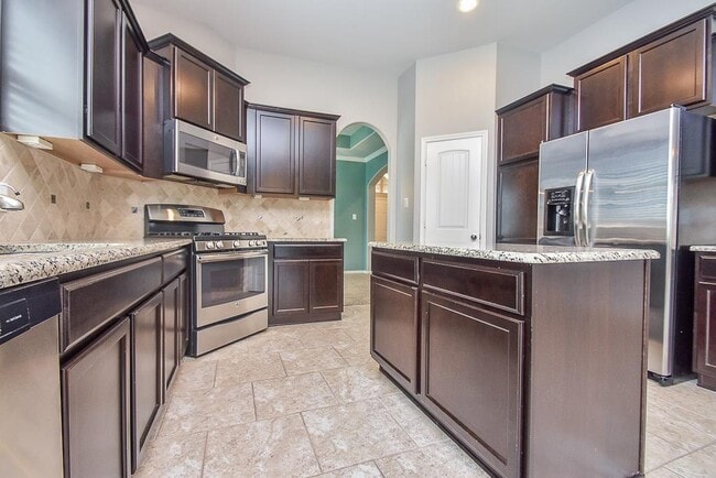 Building Photo - 8806 Alicia Dr