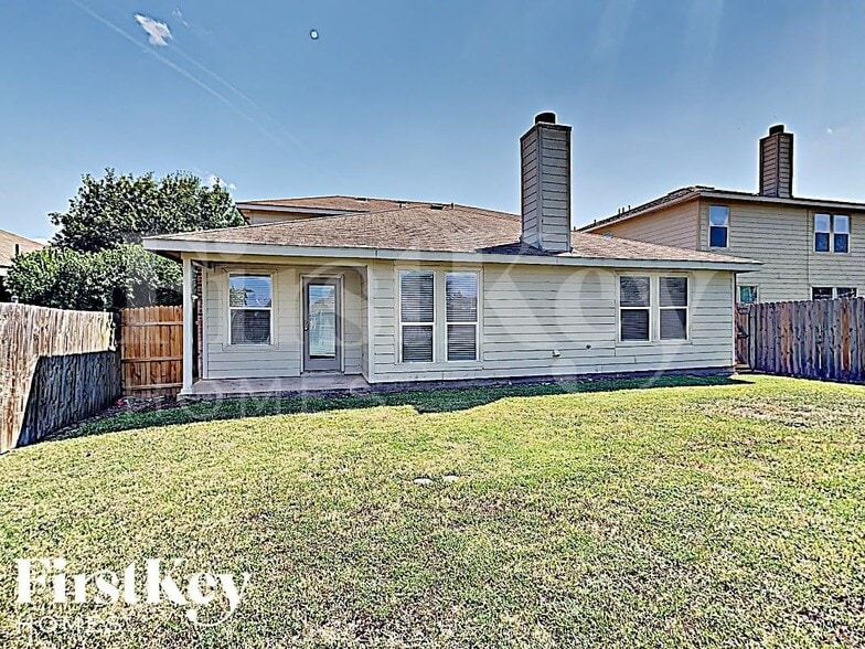 Building Photo - 724 Bamboo Dr